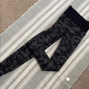 Pink seamless camo leggings